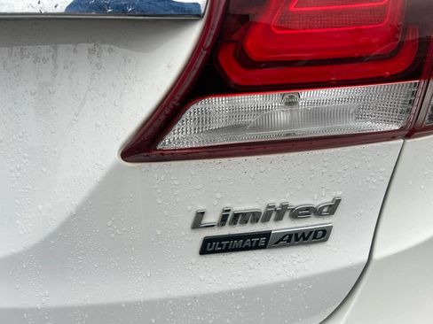 Used 2017 Hyundai Santa Fe Limited AWD/4WD image 7