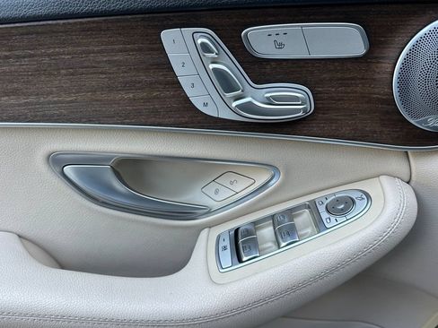 Used 2020 Mercedes-Benz C 300 Sedan image 11