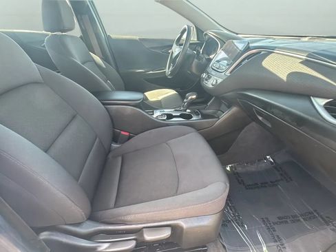 Used 2025 Chevrolet Malibu LS FWD image 25