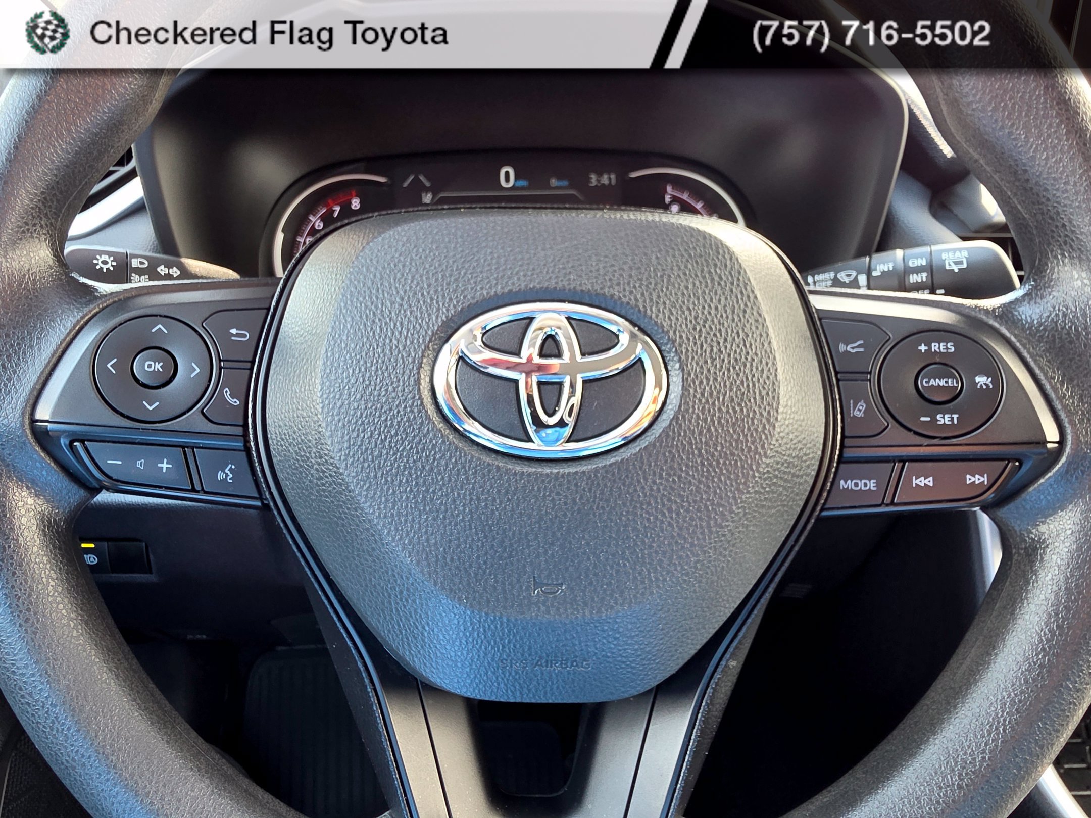 Used 2025 Toyota RAV4 XLE FWD image 20