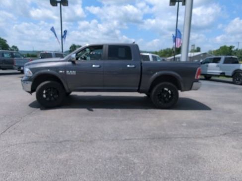Used 2018 RAM 1500 Laramie w/ Convenience Group AWD/4WD image 13