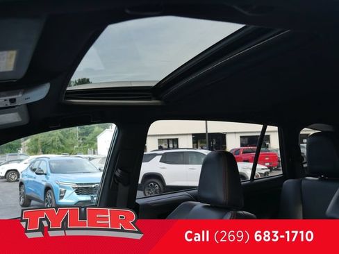 Used 2017 Toyota RAV4 SE w/ Power Extra Value Package AWD/4WD image 37
