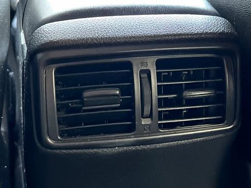 Used 2019 Nissan Rogue SL w/ Premium Package image 15