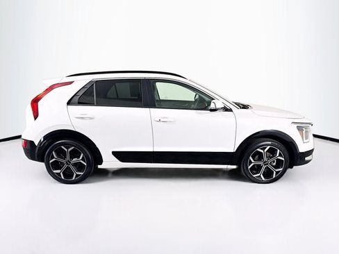 Certified 2023 Kia Niro EX Touring FWD image 4