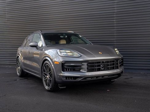 New 2026 Porsche Cayenne S AWD/4WD image 10