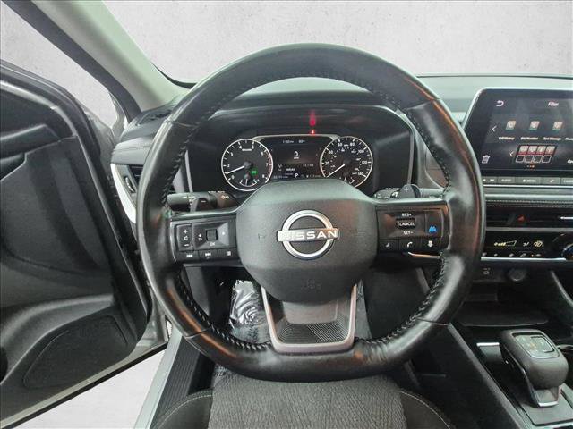 Used 2025 Nissan Rogue SV FWD image 28