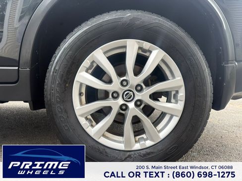 Used 2018 Nissan Rogue SV AWD/4WD image 23