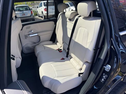 Used 2026 Mercedes-Benz GLB 250 4MATIC image 18