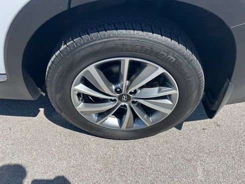 Used 2019 Hyundai Santa Fe SEL FWD image 14