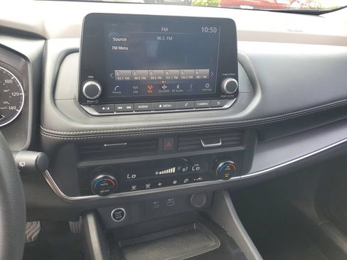 Used 2023 Nissan Rogue SV AWD/4WD image 17