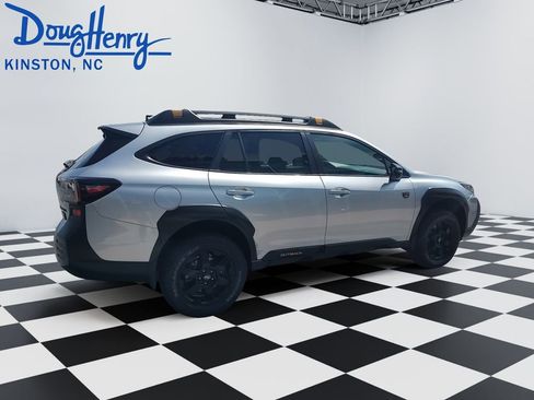 Used 2022 Subaru Outback Wilderness w/ Wilderness Package AWD/4WD image 5