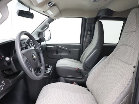 Used 2024 Chevrolet Express 3500 LS RWD image 16
