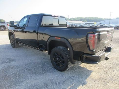 New 2026 GMC Sierra 2500 AT4 w/ AT4 Premium Plus Package AWD/4WD image 9