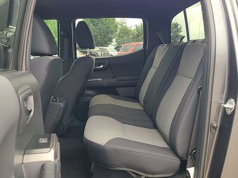 Used 2022 Toyota Tacoma TRD Off-Road AWD/4WD image 23