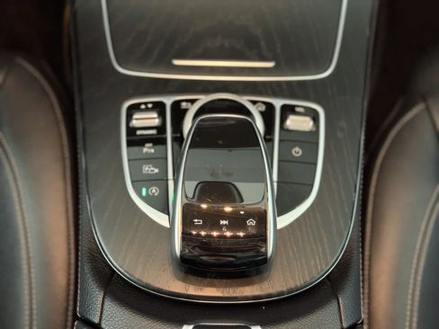 Used 2018 Mercedes-Benz E 300 image 32