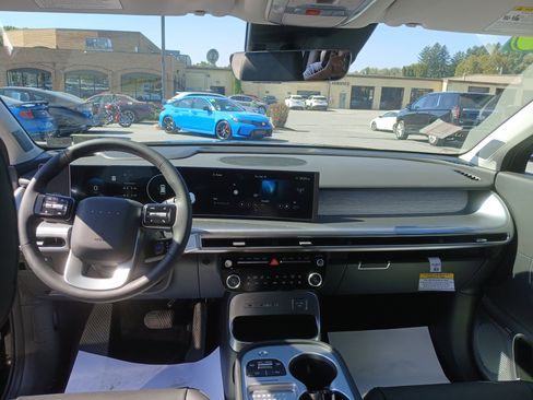 New 2026 Hyundai Ioniq 9 Limited image 15