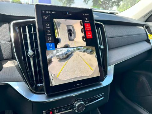 Used 2026 Volvo XC90 B6 Ultra w/ Lounge Package image 22