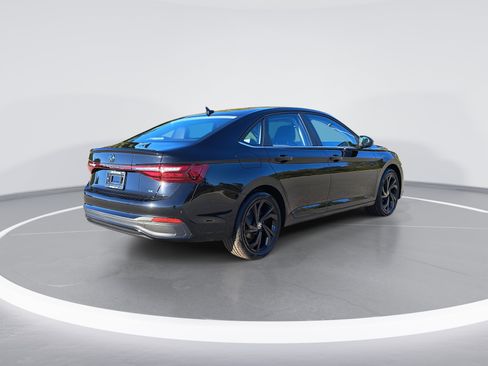 New 2026 Volkswagen Jetta SE image 3