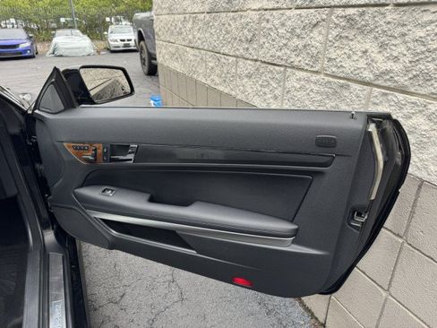 Used 2011 Mercedes-Benz E 550 Cabriolet image 36