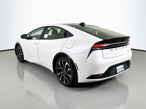New 2026 Toyota Prius Plug-In Hybrid FWD image 5
