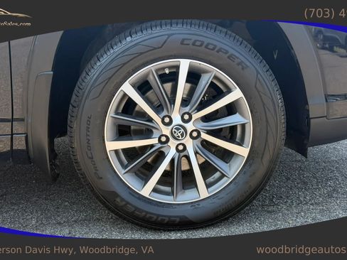Used 2017 Toyota Highlander XLE AWD/4WD image 41