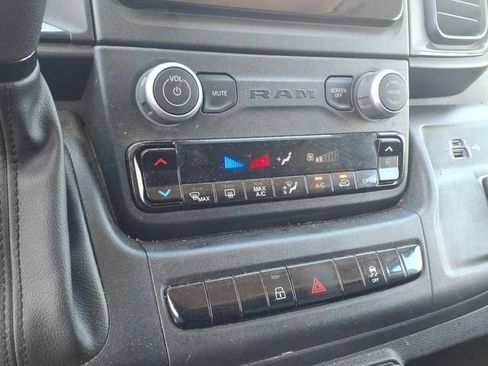 Used 2025 RAM ProMaster 2500 w/ Convenience Group FWD image 18