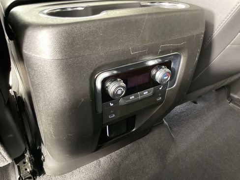 Used 2025 GMC Yukon Elevation image 20