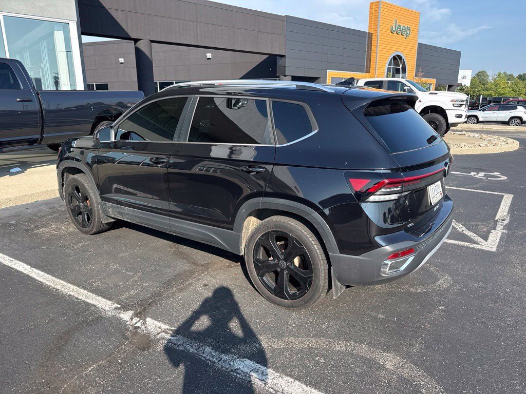 Used 2025 Volkswagen Taos SEL w/ Black Wheel Plus Package AWD/4WD image 5