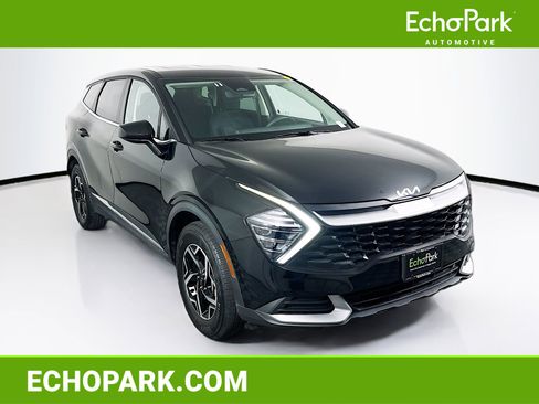 Used 2025 Kia Sportage LX image 1