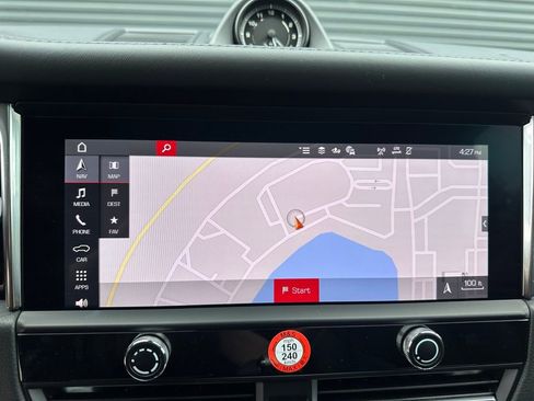 Certified 2026 Porsche Macan AWD/4WD image 31