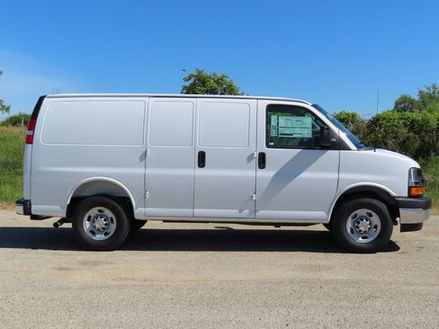New 2026 Chevrolet Express 2500 w/ Driver Convenience Package RWD image 2