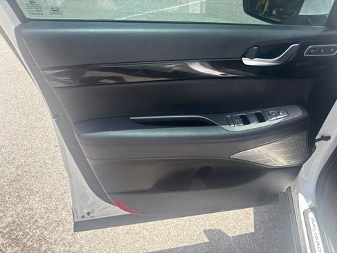Used 2022 Hyundai Palisade Limited FWD image 16