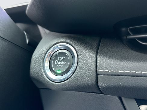 Used 2023 Buick Envision Avenir AWD/4WD image 23