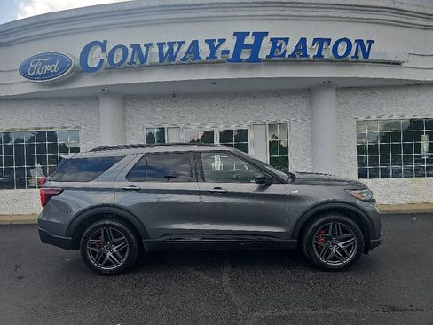 Used 2025 Ford Explorer ST-Line w/ ST-Line Street Pack AWD/4WD image 1