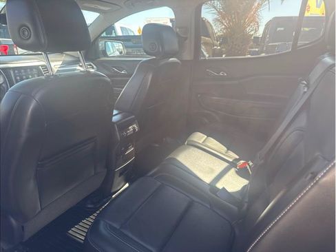 Used 2023 GMC Acadia SLT FWD image 10