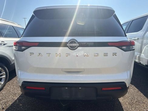 Used 2025 Nissan Pathfinder SV FWD image 5