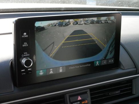 Certified 2025 Honda Pilot EX-L image 30