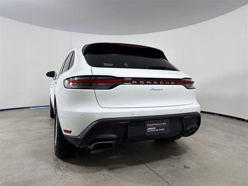 Certified 2023 Porsche Macan image 20