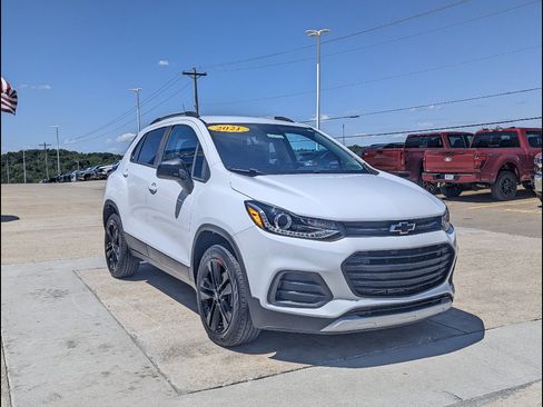 Used 2021 Chevrolet Trax LT w/ Redline Edition AWD/4WD image 5
