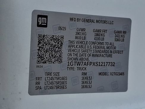 Used 2025 GMC Savana 2500 w/ Driver Convenience Package RWD image 38