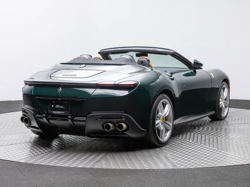 Used 2025 Ferrari Roma Spider RWD image 7