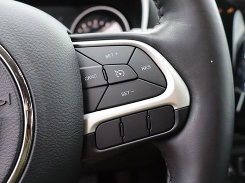 Used 2020 Jeep Compass Latitude image 16