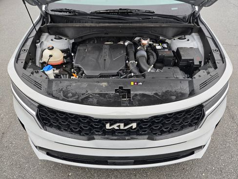 Certified 2023 Kia Sorento EX w/ Panoramic Sunroof Package image 19