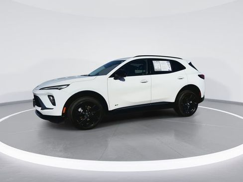 Used 2024 Buick Envision Sport Touring image 4