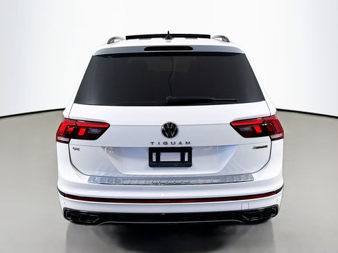 Used 2022 Volkswagen Tiguan SE R-Line AWD/4WD image 6