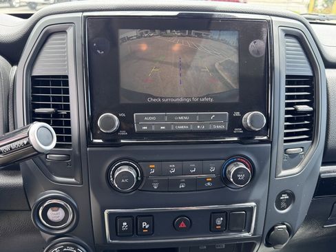 Used 2022 Nissan Titan SV image 26