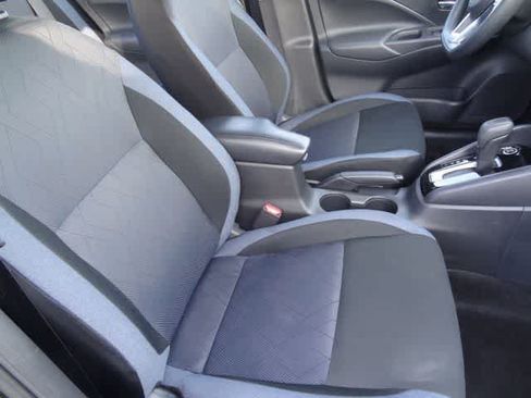 Used 2025 Nissan Versa SV FWD image 12