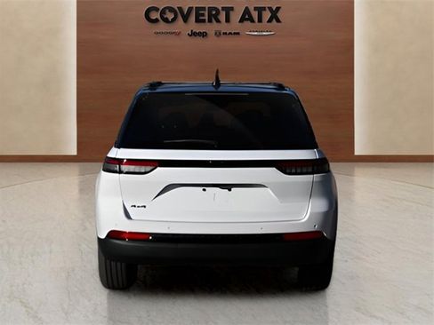 New 2025 Jeep Grand Cherokee Limited image 4