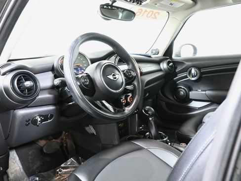 Used 2016 MINI Cooper 4-Door Hardtop image 12
