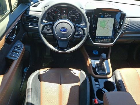 Used 2025 Subaru Forester Touring AWD/4WD image 2